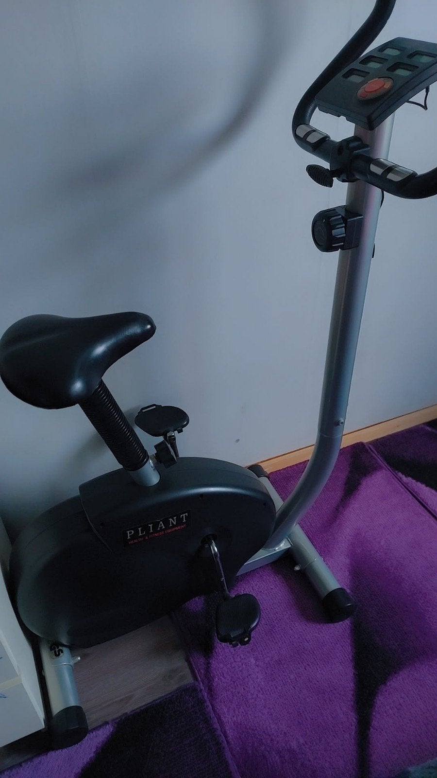 Hometrainer Pliant - Fitnessapparatuur voor thuis, Sport en Fitness, Ophalen, Gebruikt, Metaal, Benen