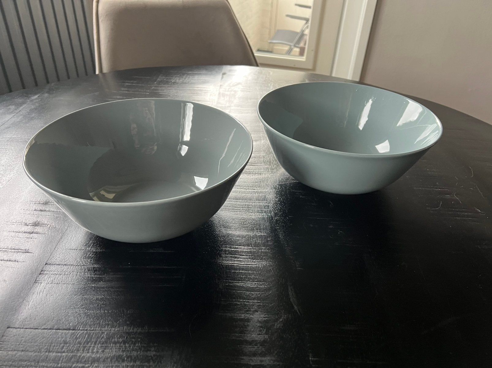 Grijze saladeschalen Vivo Villeroy & Boch, 2 stuks, Ophalen, Zo goed als nieuw, Porselein, Overige stijlen