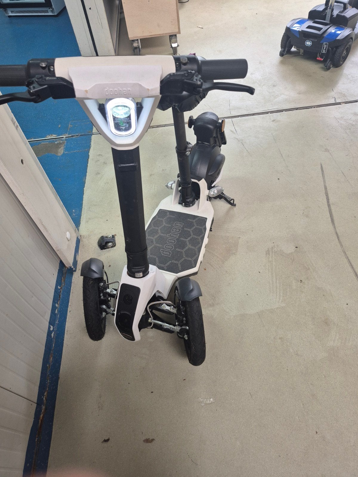 Doohan Elektrische Step met Zadel - Zo goed als nieuw, Fietsen en Brommers, Ophalen of Verzenden, Zo goed als nieuw, Elektrische step (E-scooter)