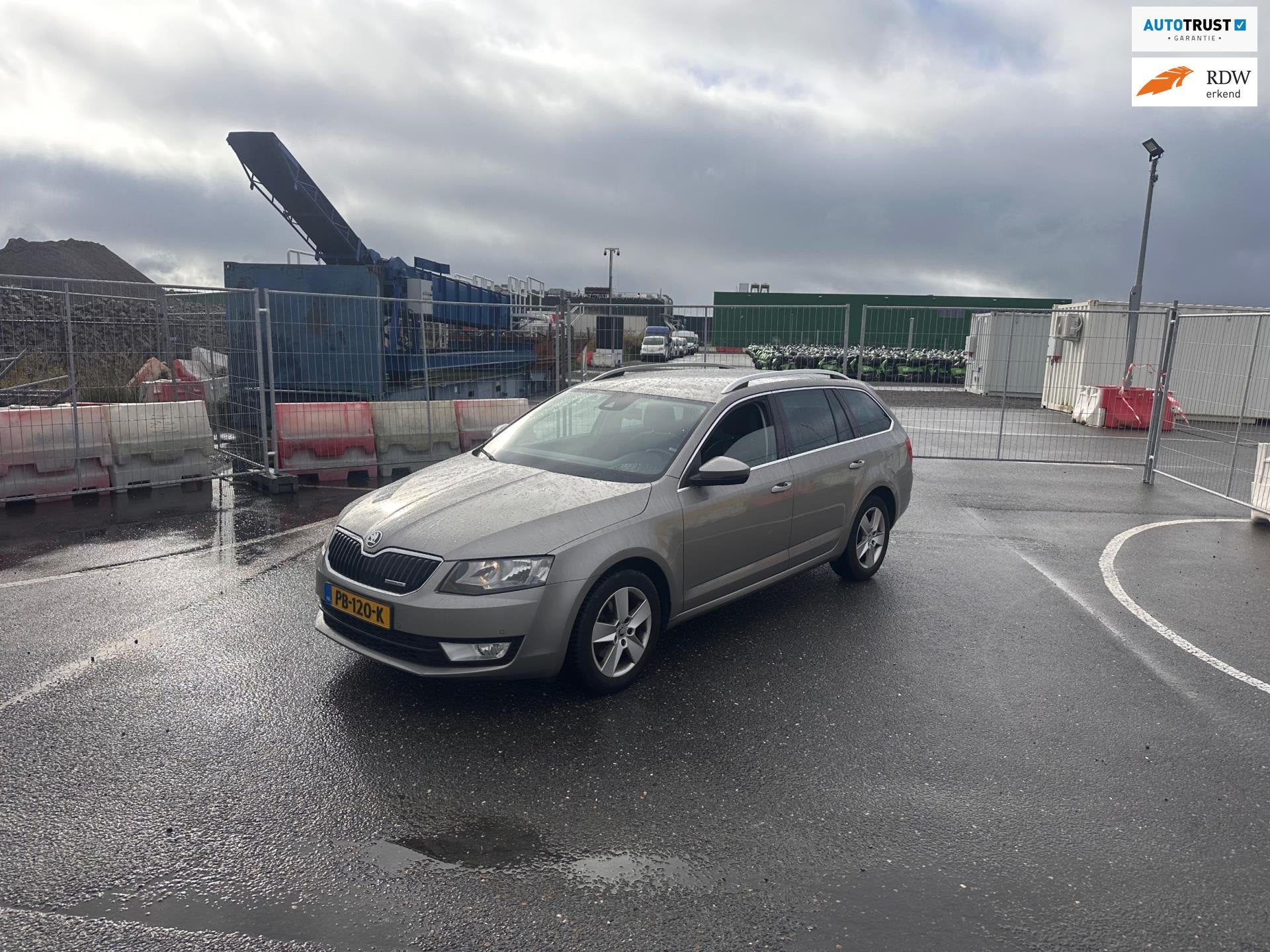 Skoda Octavia Combi 1.6 TDI Greenline Businessline Clima.Nav, Auto's, Voorwielaandrijving, Euro 5, Gebruikt, 4 cilinders