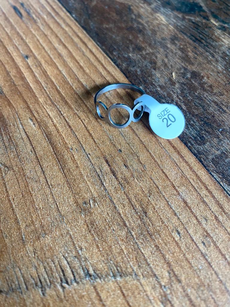Stalen ring met cirkels, maat 20, 20 of groter, IJzer of Staal, Nieuw, Ophalen of Verzenden