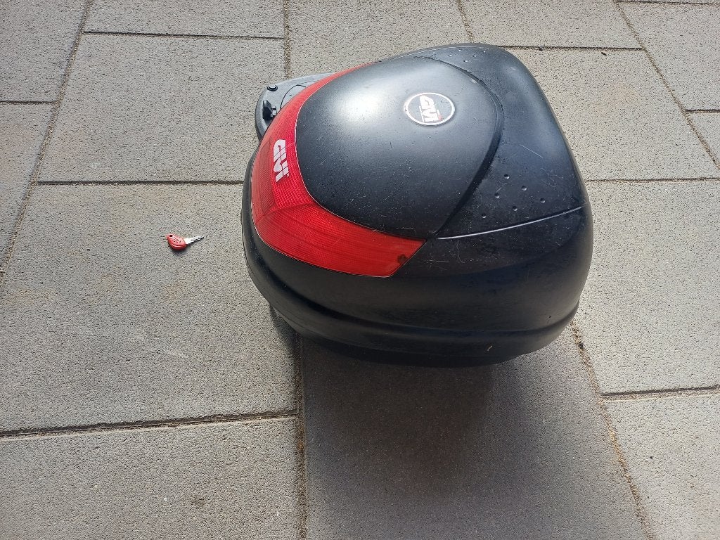 Givi topkoffer, Motoren, Ophalen, Zo goed als nieuw