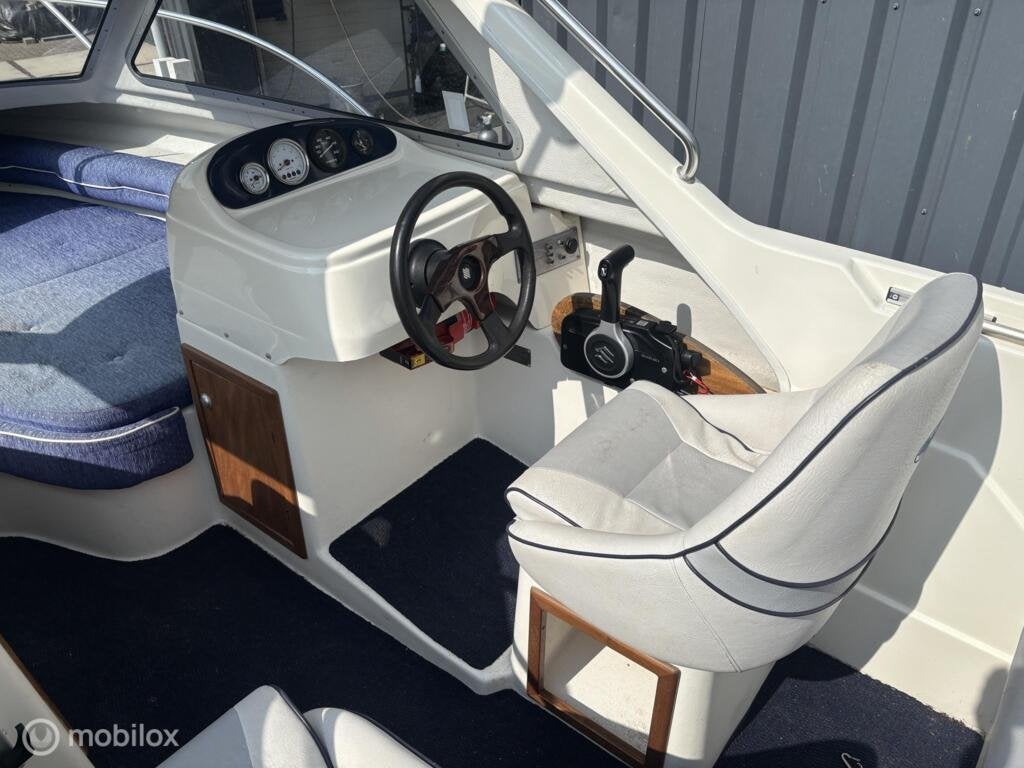 Bella  561 HT console boot / 90 pk Suzuki 2019, Watersport en Boten, Buitenboordmotor