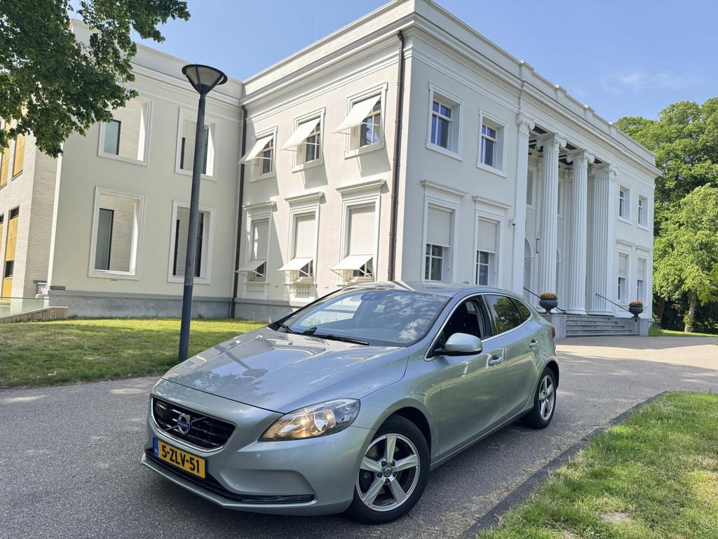 Volvo V40 1.6 T3 OCEAN RACE, ADAPTIVE CRUISE CONTROL, Voorwielaandrijving, Gebruikt, 4 cilinders, 150 pk