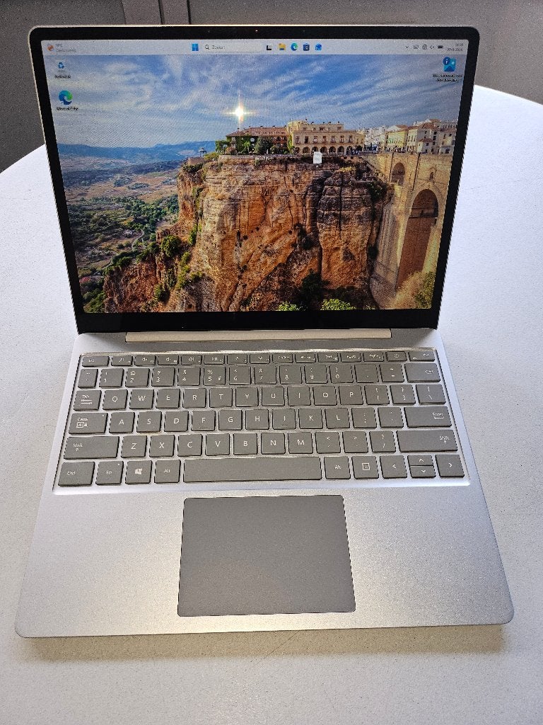 Tekoop Microsoft Surface Laptop Go met touchscreen, Computers en Software, Gebruikt, Qwerty, Verzenden, 8 GB