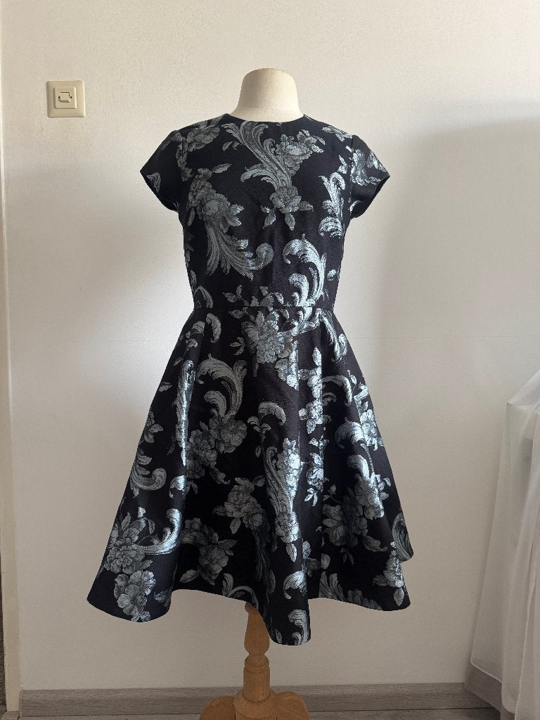 Ted Baker jurk maat 36/38 met bloemenprint, Kleding | Dames, Meerkleurig, Ophalen of Verzenden, Zo goed als nieuw, Knielengte
