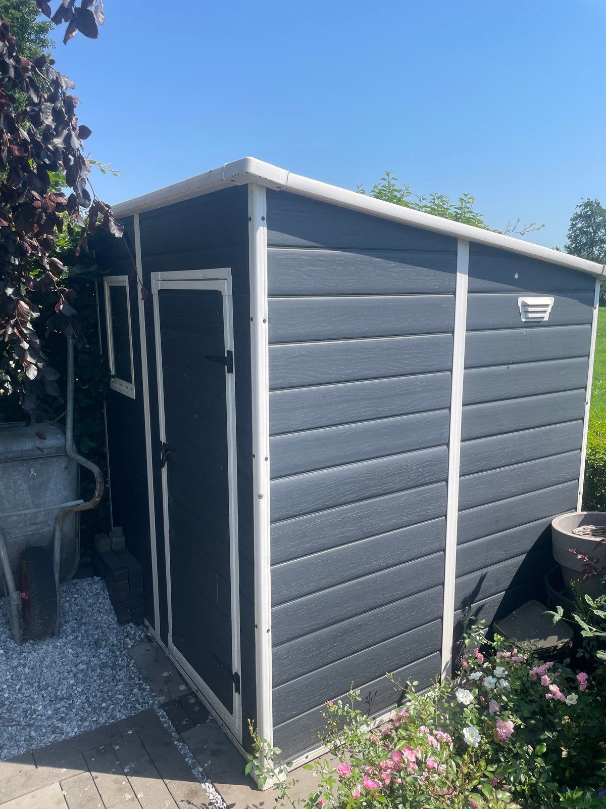 Keter Tuinhuisje 180x180 - Ideaal voor opslag, Tuin en Terras, Tuinhuizen, Kunststof, Tuinhuis, 1 raam, Ophalen