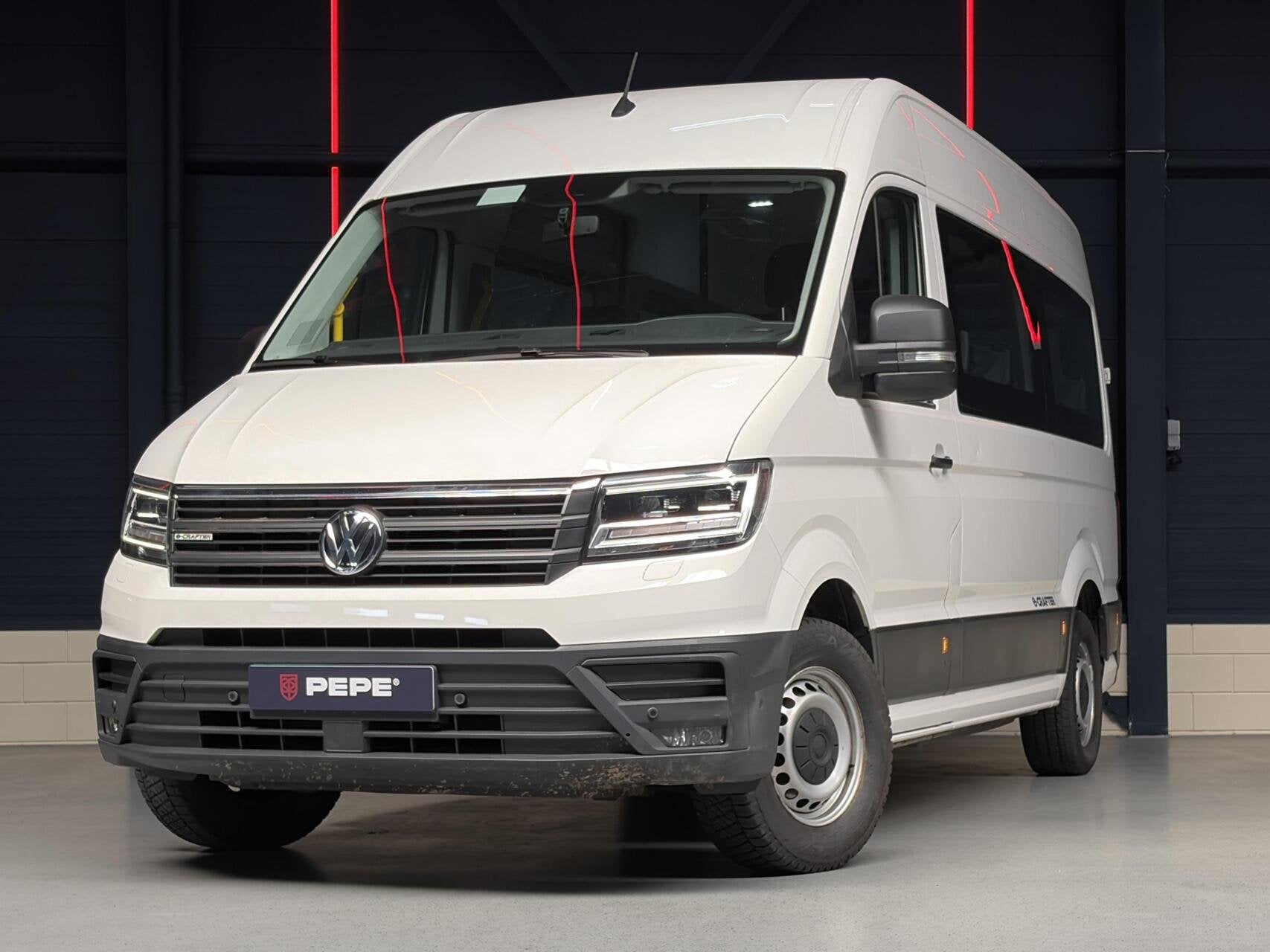 Volkswagen e-Crafter L3H3 |ROLSTOEL|9-PERS.|CAM.|CRUISE|STOE, Auto's, 2796 kg, Gebruikt, Zwart, Automatische klimaatregeling