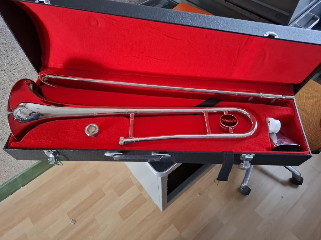 schuiftrombone Swallow, Muziek en Instrumenten, Blaasinstrumenten | Trombones, Ophalen, Gebruikt, Overige typen, Met koffer