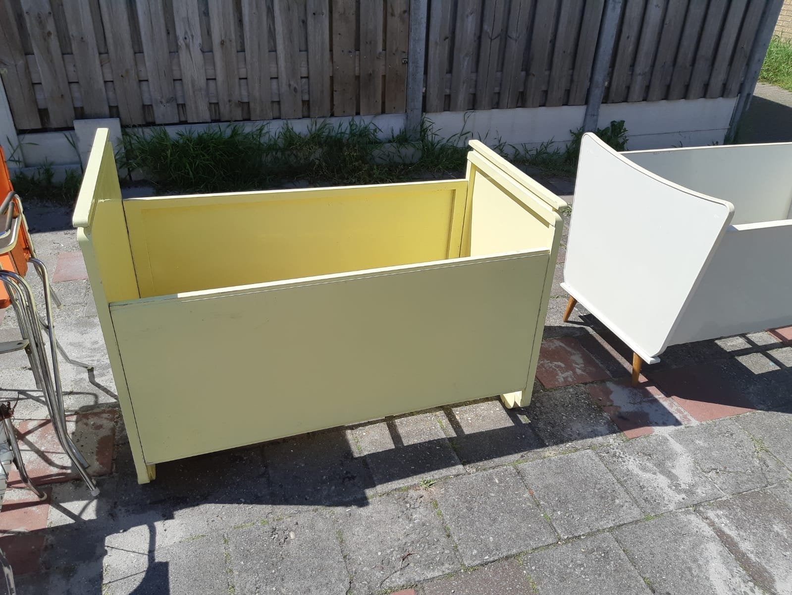 Vintage houten ledikantje, geel, Ophalen, Gebruikt, Ledikant