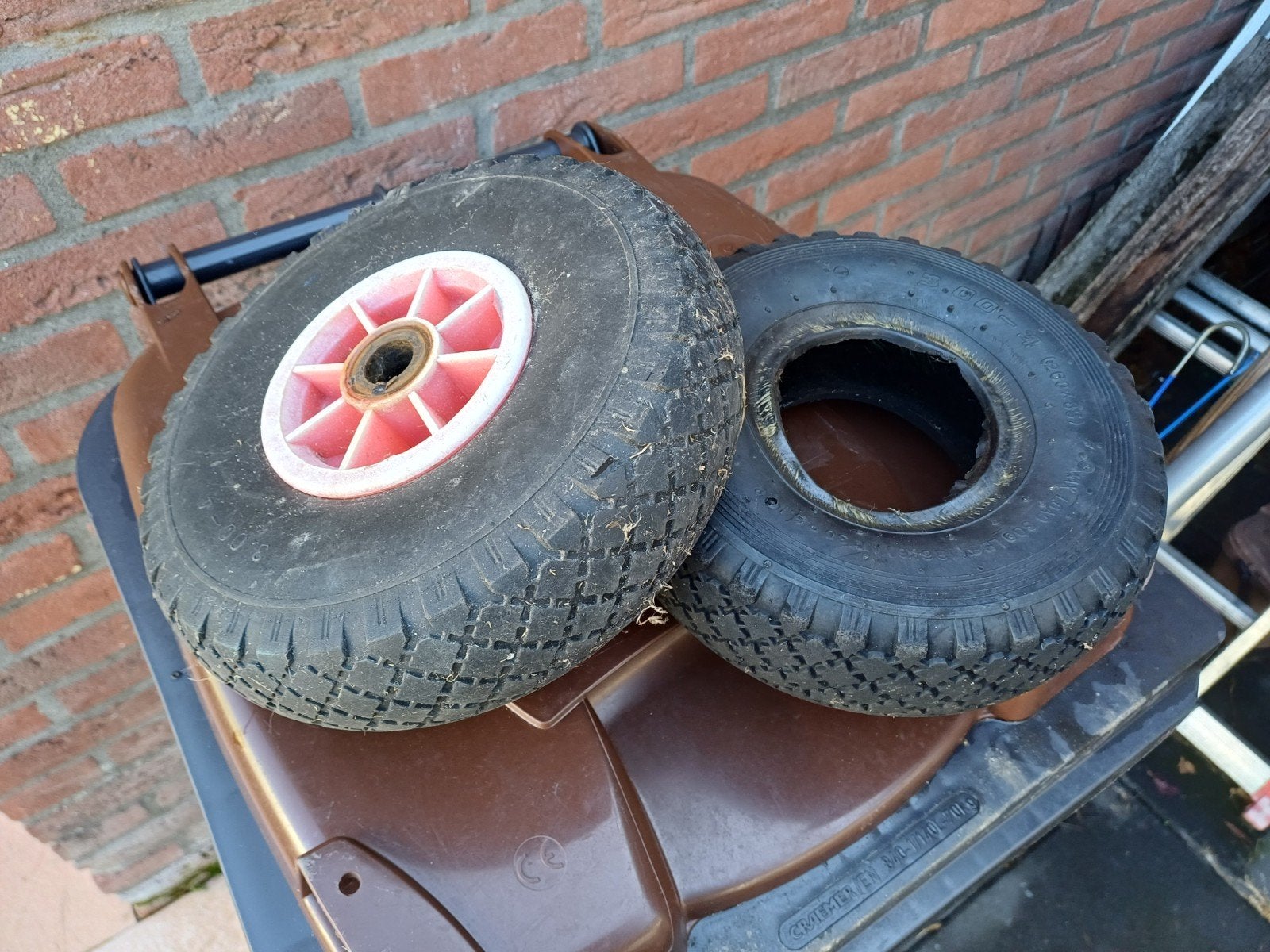 kleine luchtbanden met maat 3.00-4, Ophalen, Gebruikt, Overige merken