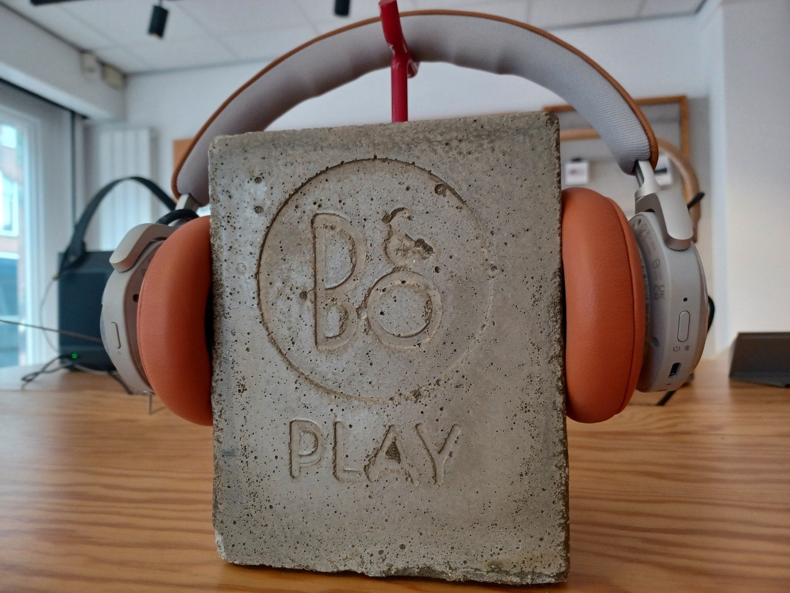 Bang & Olufsen Beoplay HX Timber - Winkelmodel, Bruin, Zo goed als nieuw, Bang & Olufsen, Info@praalder.nl