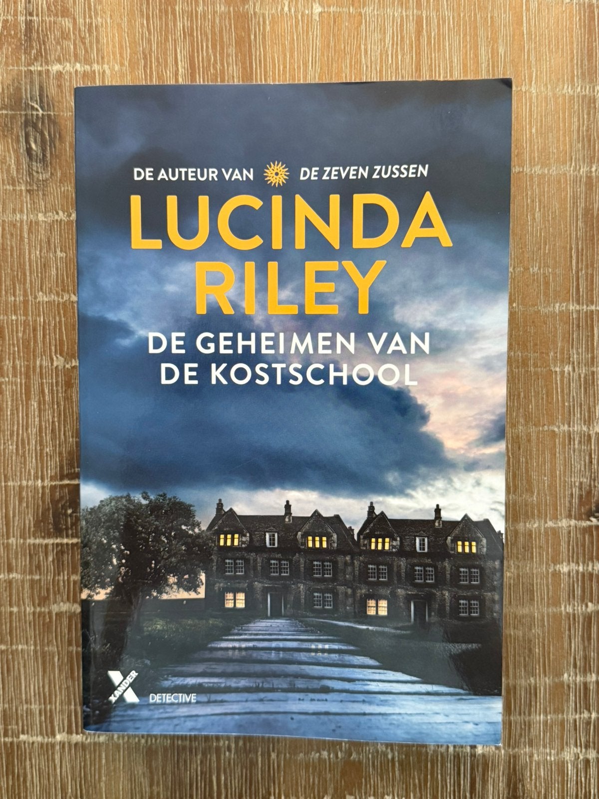 De geheimen van de kostschool, Ophalen of Verzenden, Zo goed als nieuw