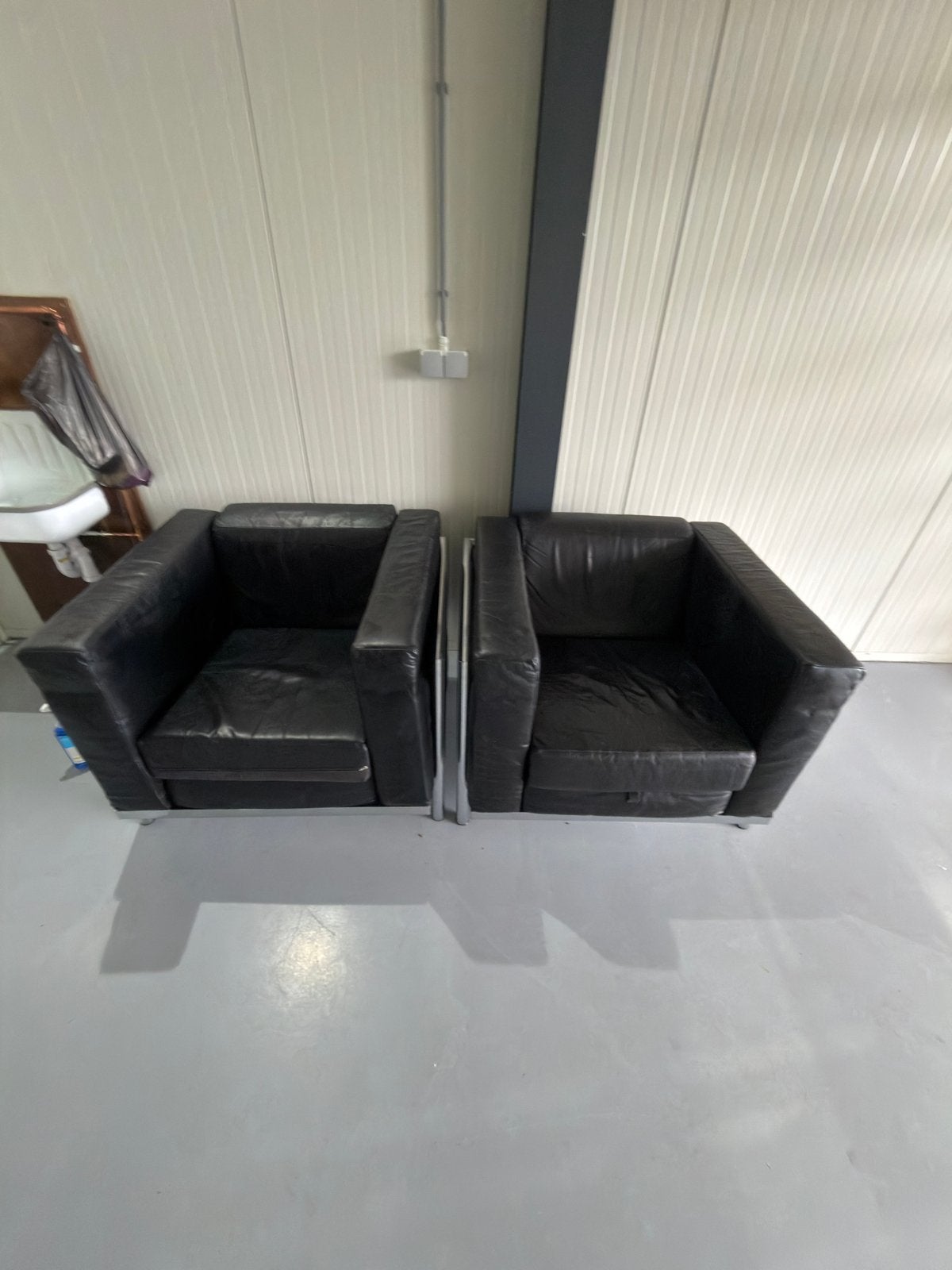 Set van 2 Designer Fauteuils Zwart Leer & Chroom LC2 Stijl, Ophalen of Verzenden, Zo goed als nieuw, Overige materialen