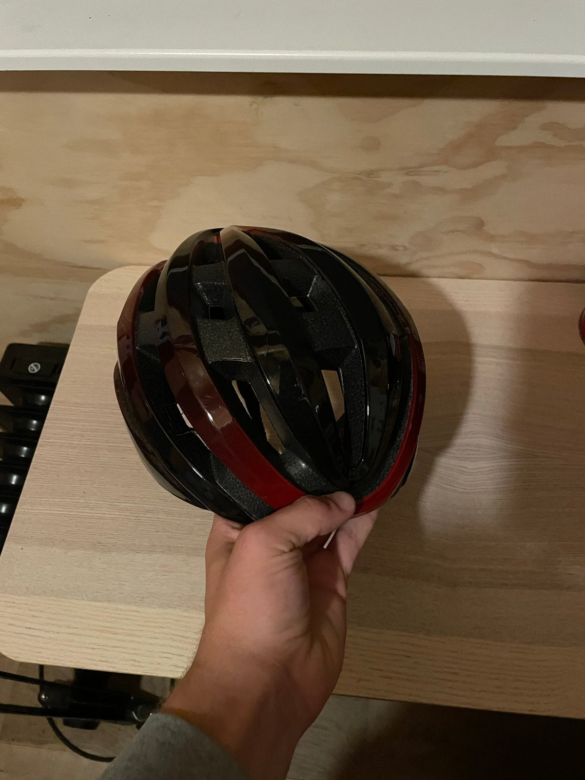 Fietshelm - Zwart/Rood, Fietsen en Brommers, Fietsaccessoires | Fietshelmen, Ophalen of Verzenden, Nieuw, Overige maten, Heer of Dame