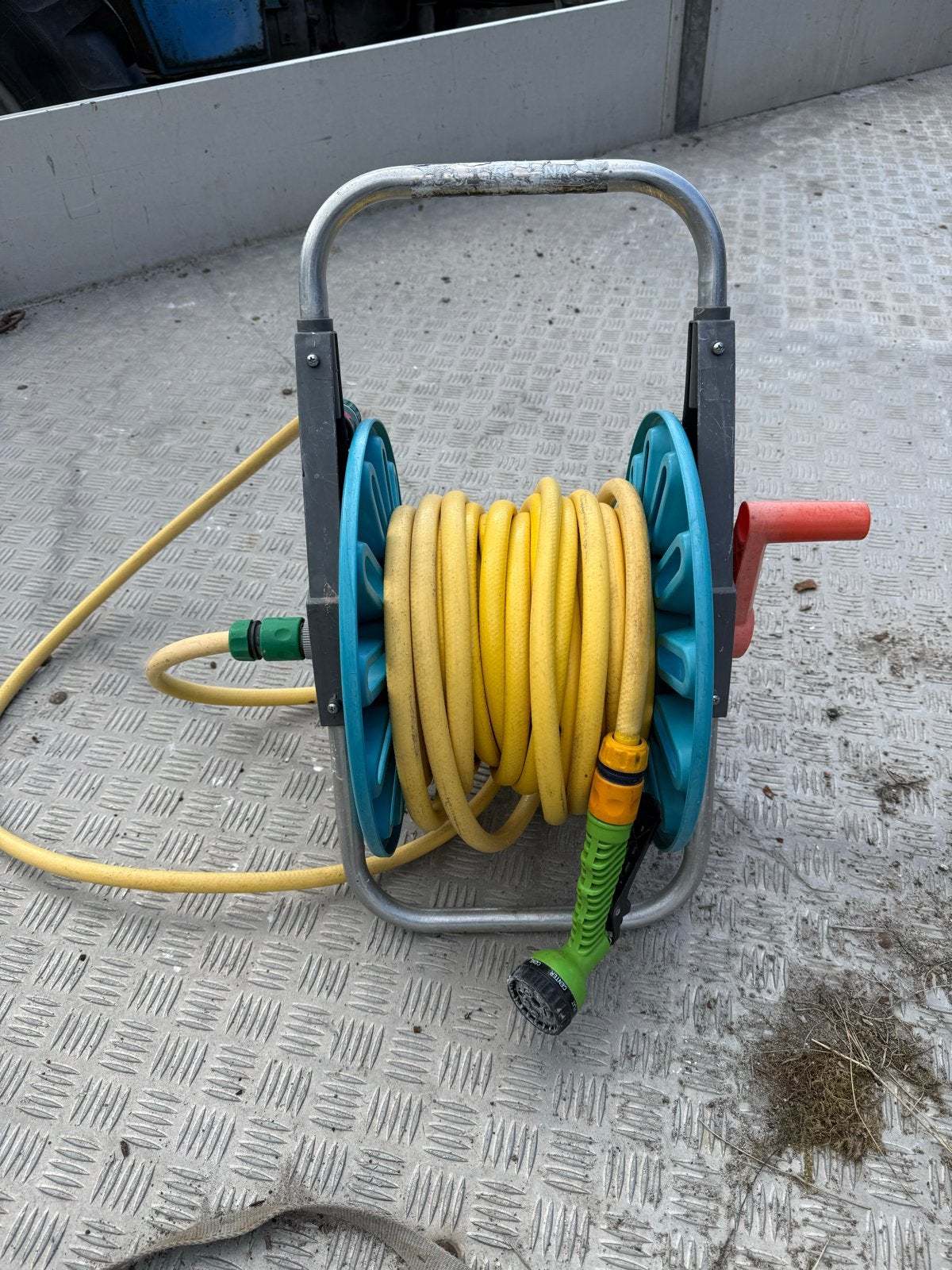 Waterslang op haspel - 15 meter, Tuin en Terras, Tuinslangen, Ophalen, Gebruikt, Tuinslanghaspel