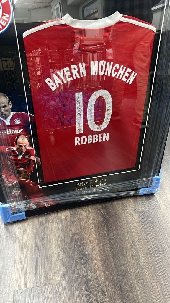 gesigneerd shirt in speciale lijst, Ophalen, Nieuw, Buitenlandse clubs, Shirt