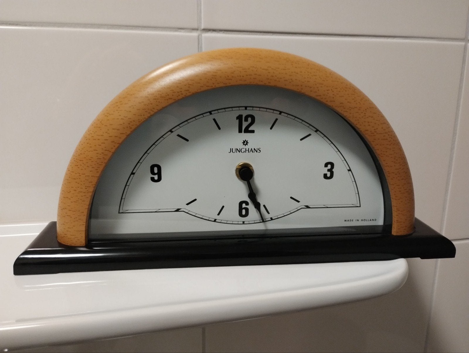 Junghans quartz bureau klok, Ophalen