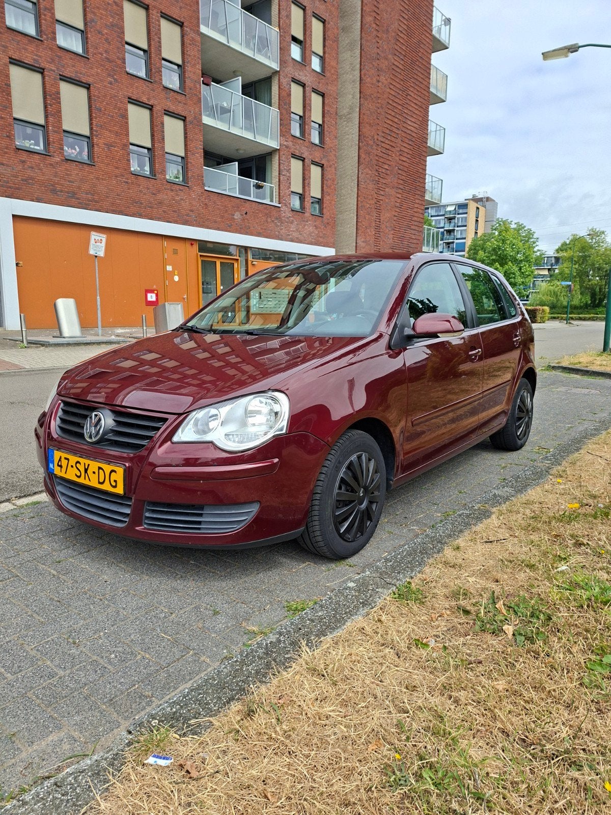 MOET WEG! VW POLO 2006, Voorwielaandrijving, Origineel Nederlands, Handgeschakeld, Grijs