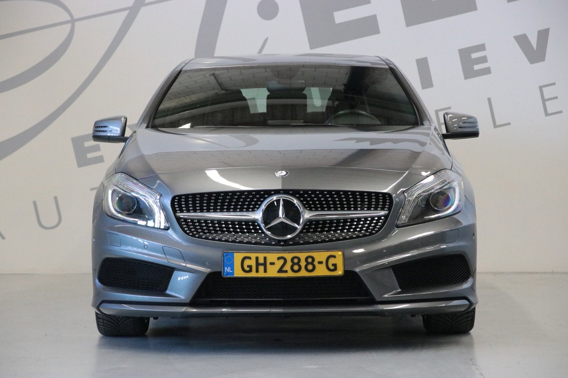 Mercedes-Benz A-klasse 180 AMG-styling/NAP/Origineel NL, Voorwielaandrijving, Gebruikt, 4 cilinders, Leder en Stof
