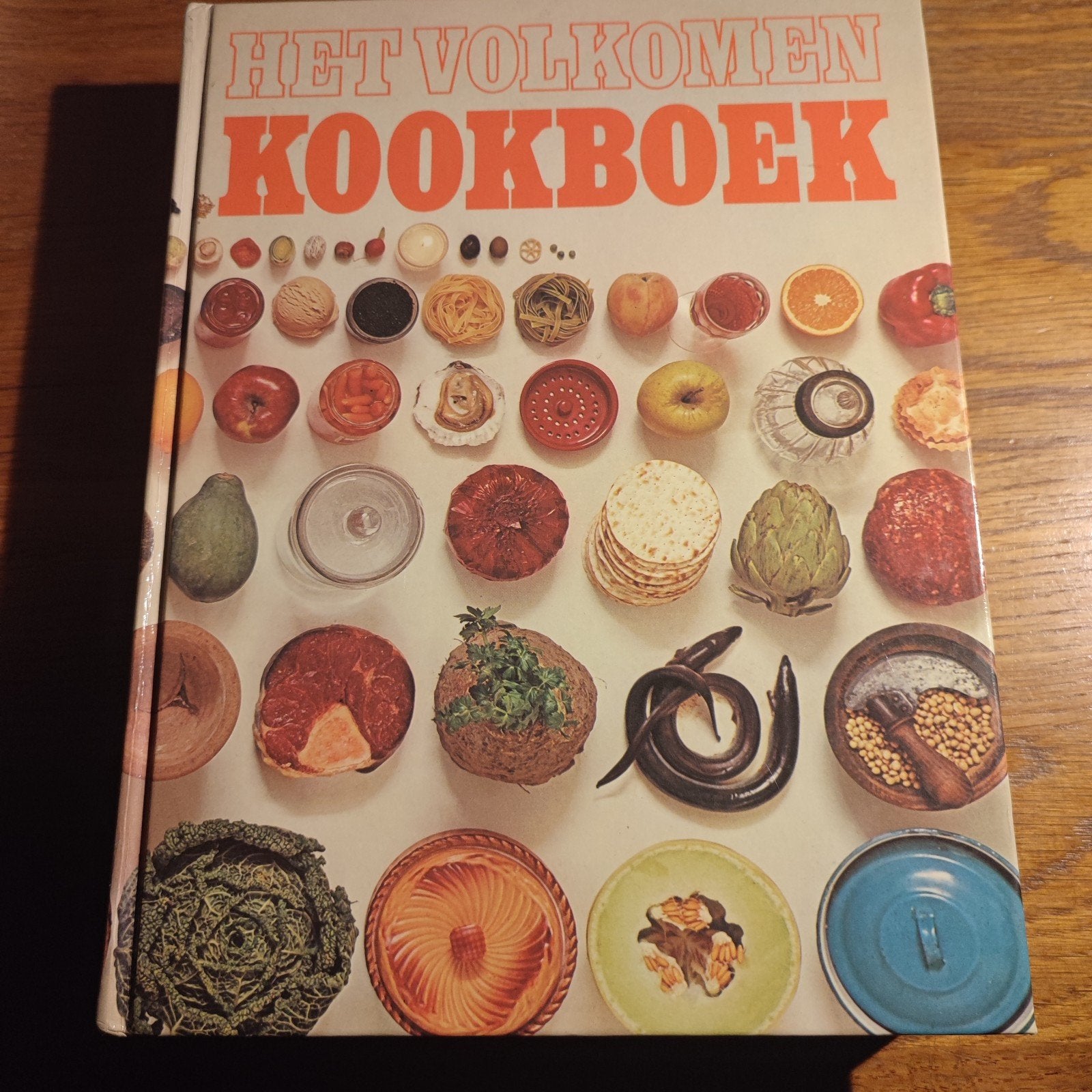 Het Volkomen Kookboek 1976, Ophalen of Verzenden, Gelezen, Voorgerechten en Soepen