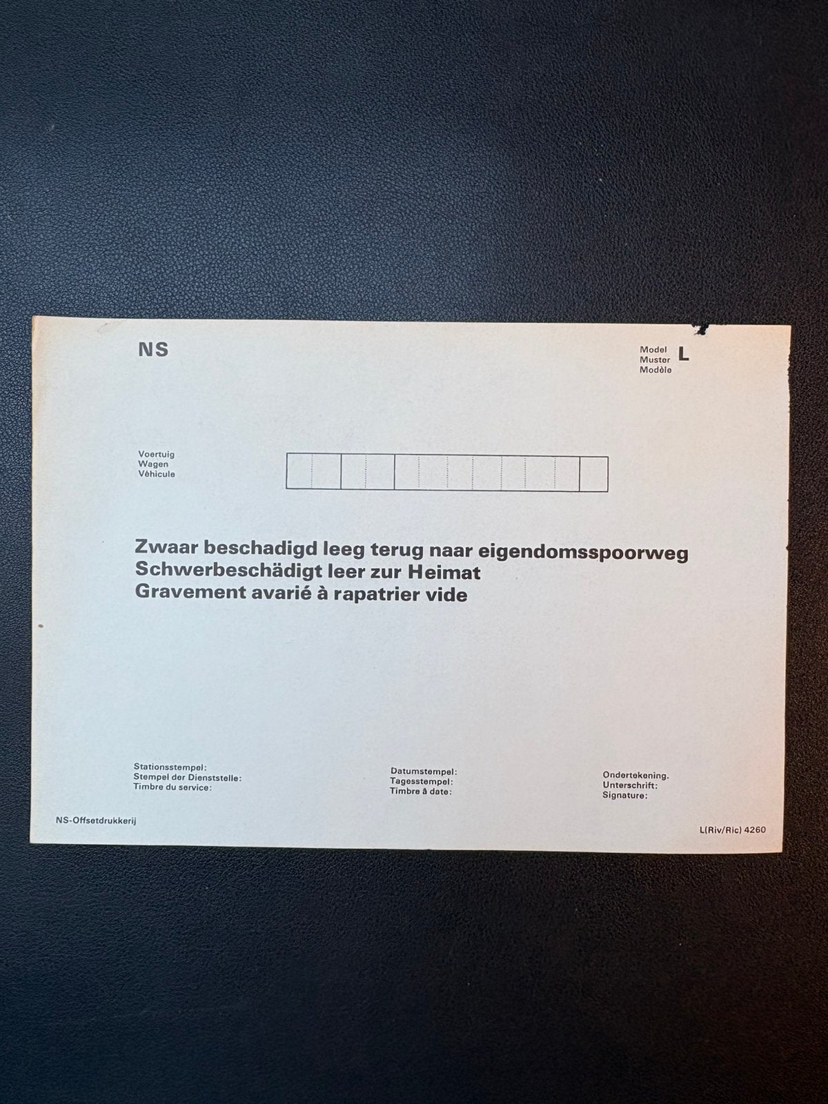 Etiket NS ‘Zwaar beschadigd leeg terug naar …’ (jaren 70), Ophalen of Verzenden, Zo goed als nieuw, Trein