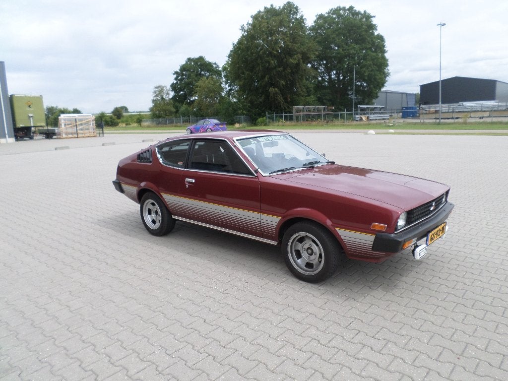 Mitsubishi (Lancer) Celeste Jubileum Uitgave 1600ST, Auto's, Achterwielaandrijving, Zwart, 4 cilinders, Origineel Nederlands