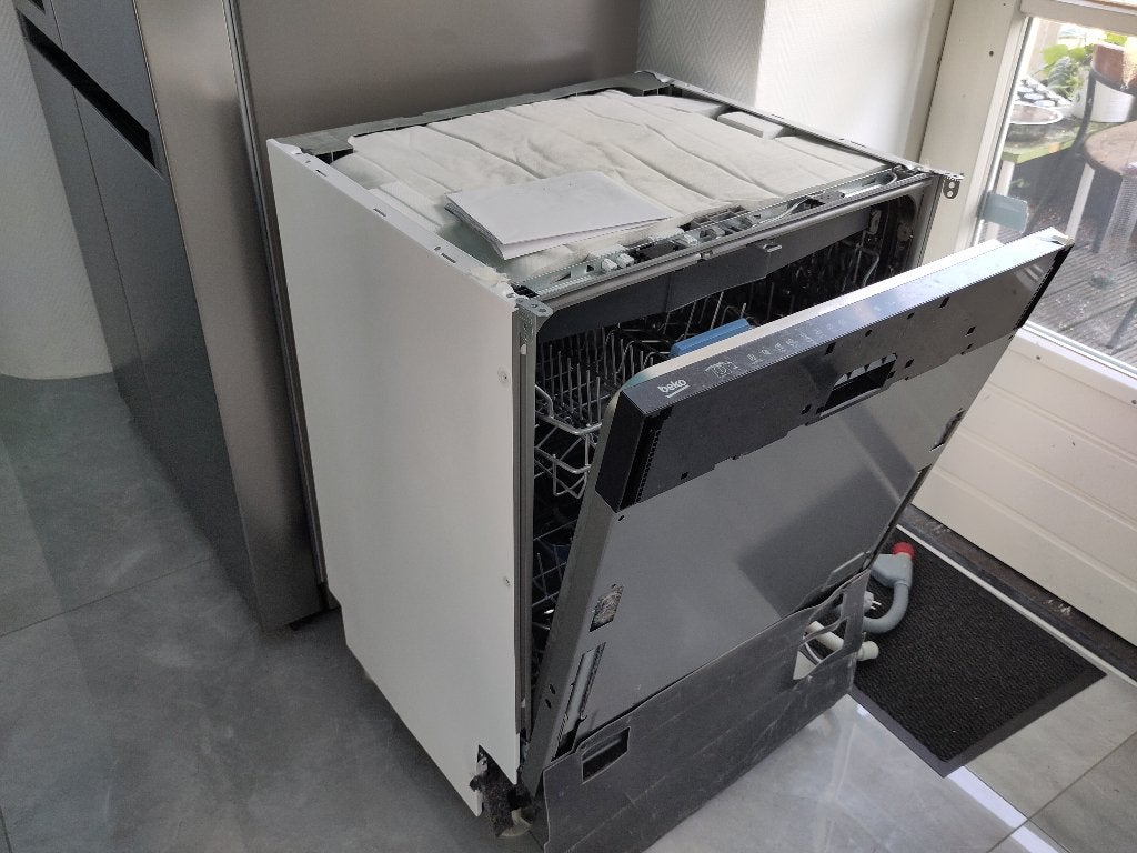 inbouwvaatwasser Beko BDIN38550C, Ophalen, 60 cm of meer, Minder dan 10 liter, Energieklasse A of zuiniger