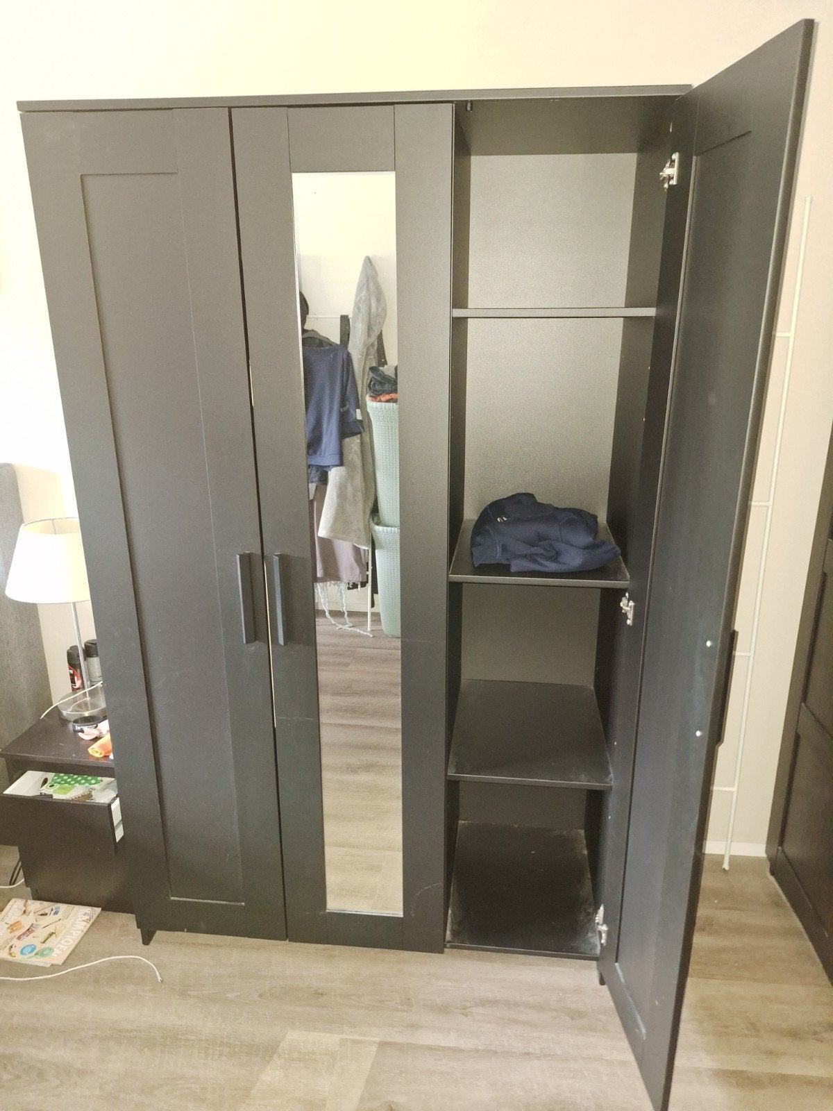 Ikea kledingkast zwart Brimnes, Ophalen, Met deur(en), 100 tot 150 cm, Zo goed als nieuw
