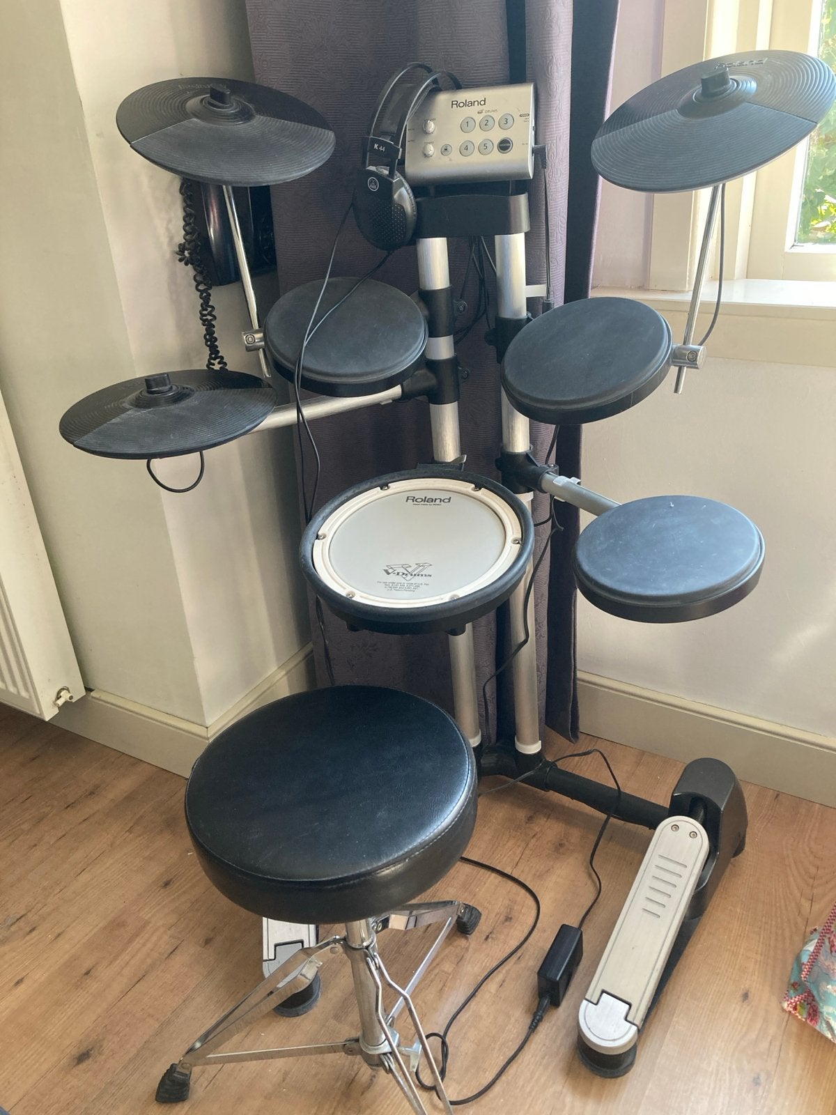 Roland V-Drums elektronisch drumstel met kruk en koptelefoon, Ophalen, Zo goed als nieuw, Roland, Elektronisch