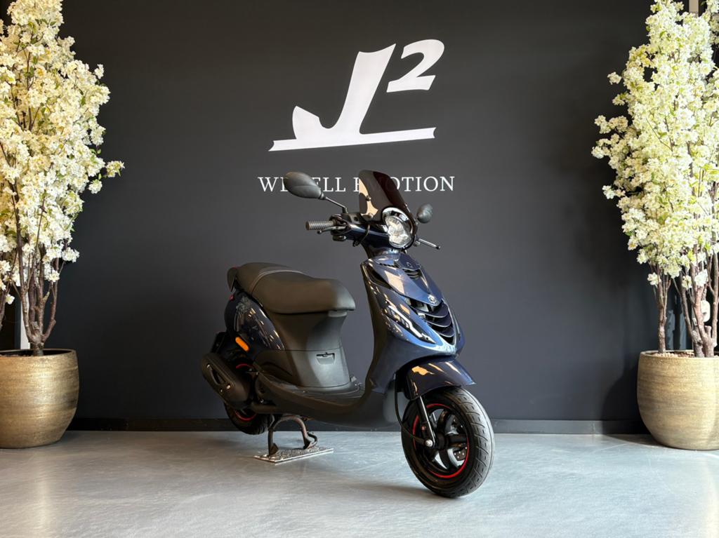Piaggio Zip | Midnight Blu | Brom | 2021 | 4878 km | 1 eig, ., Maximaal 45 km/u, Zip, Ophalen of Verzenden