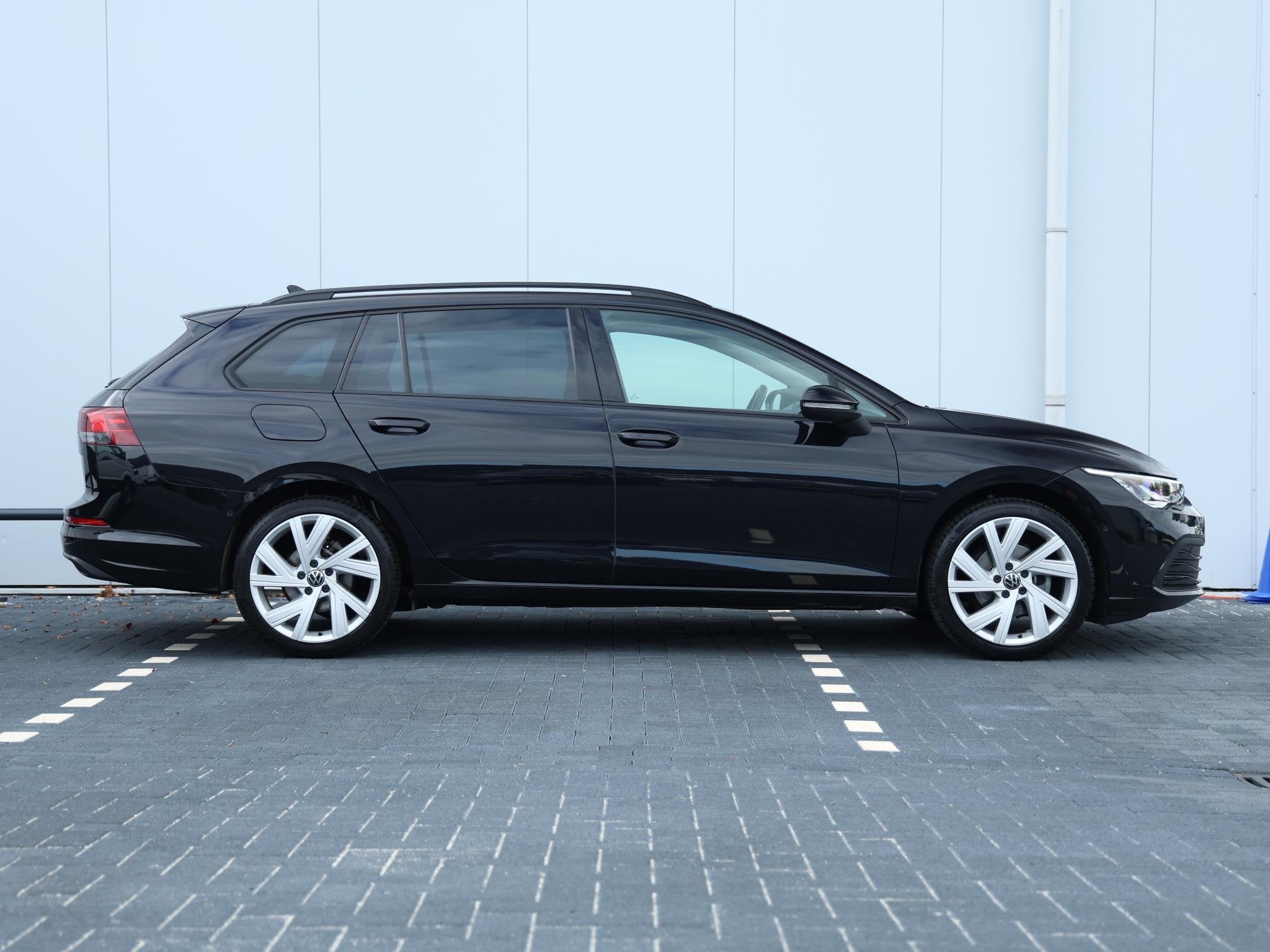 Volkswagen Golf Variant 1.5 eTSI Life 130 pk DSG | Trekhaak, Auto's, Stof, 4 cilinders, 700 kg, Automatische klimaatregeling