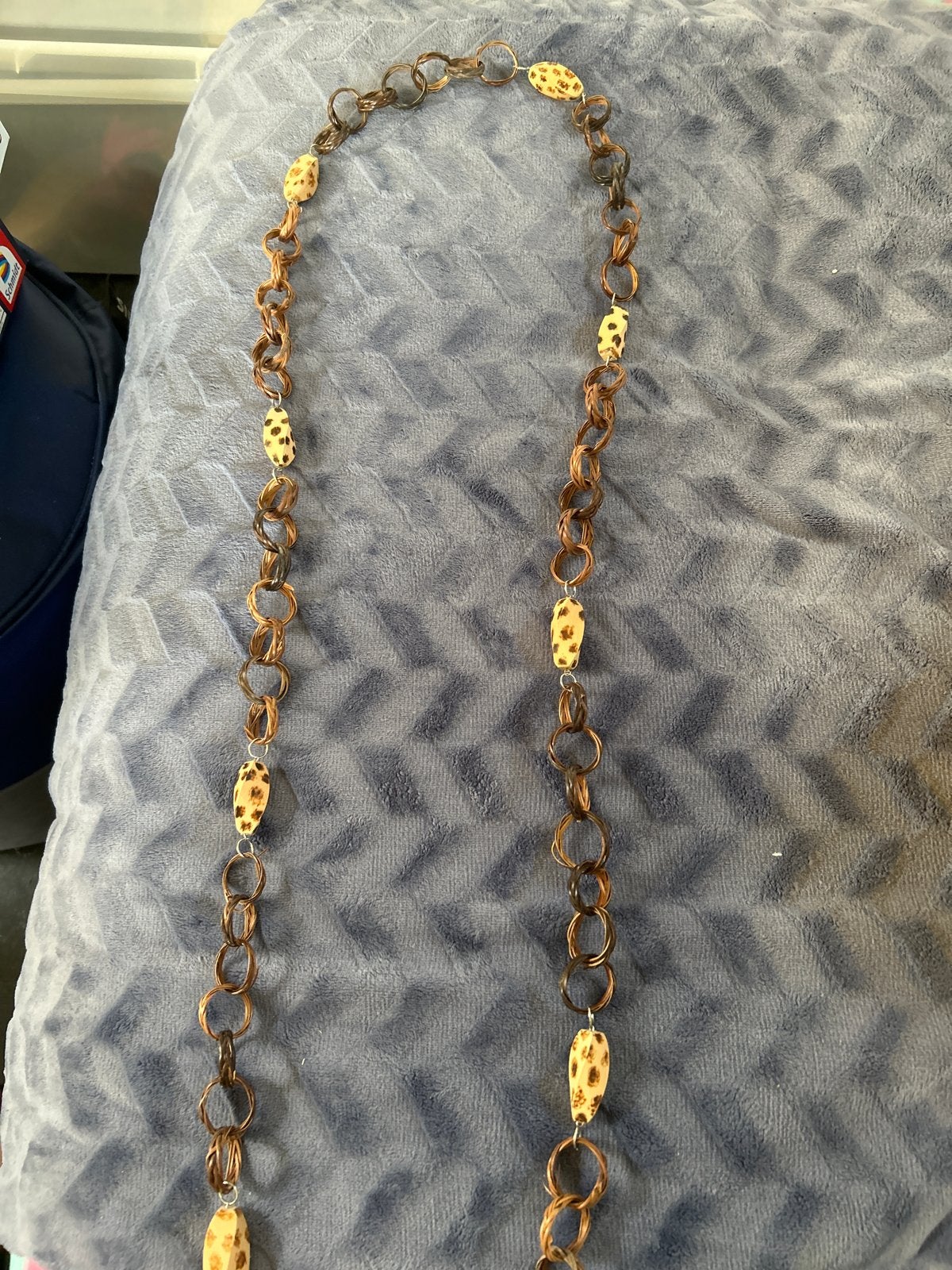 Manouk ketting met unieke schakels en kralen, Ophalen of Verzenden, Nieuw, Bruin, Overige materialen