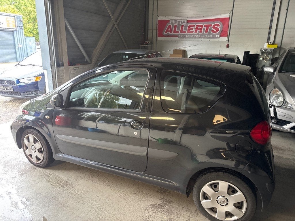 Foto 4 van Toyota AYGO 1.0-12V +