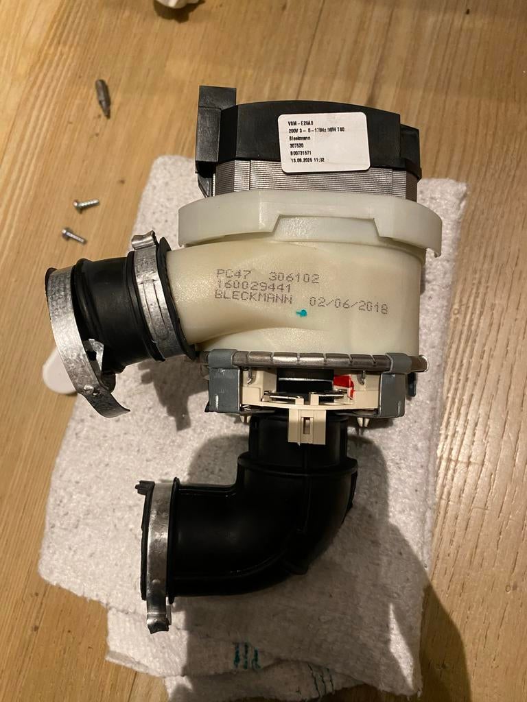 Hittepomp/Motor voor Whirlpool/Bauknecht vaatwasser, Ophalen of Verzenden, Zo goed als nieuw