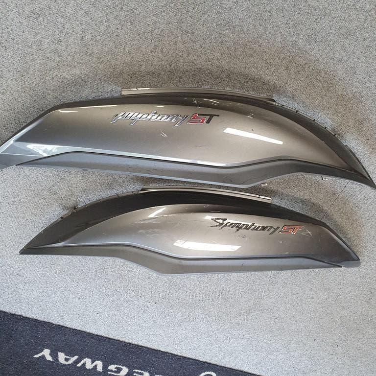 Linker + rechter zijkap Sym Symphony ST Euro 3 / 4 grijs, Ophalen of Verzenden, Gebruikt, Kap, SYM