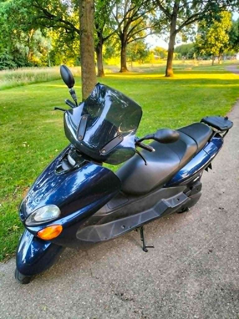 Yamaha Majesty '98 motorscooter 125cc, Motoren, Motoren | Yamaha, Scooter, 11 kW of minder, 1 cilinder, Minimaal motorrijbewijs A1