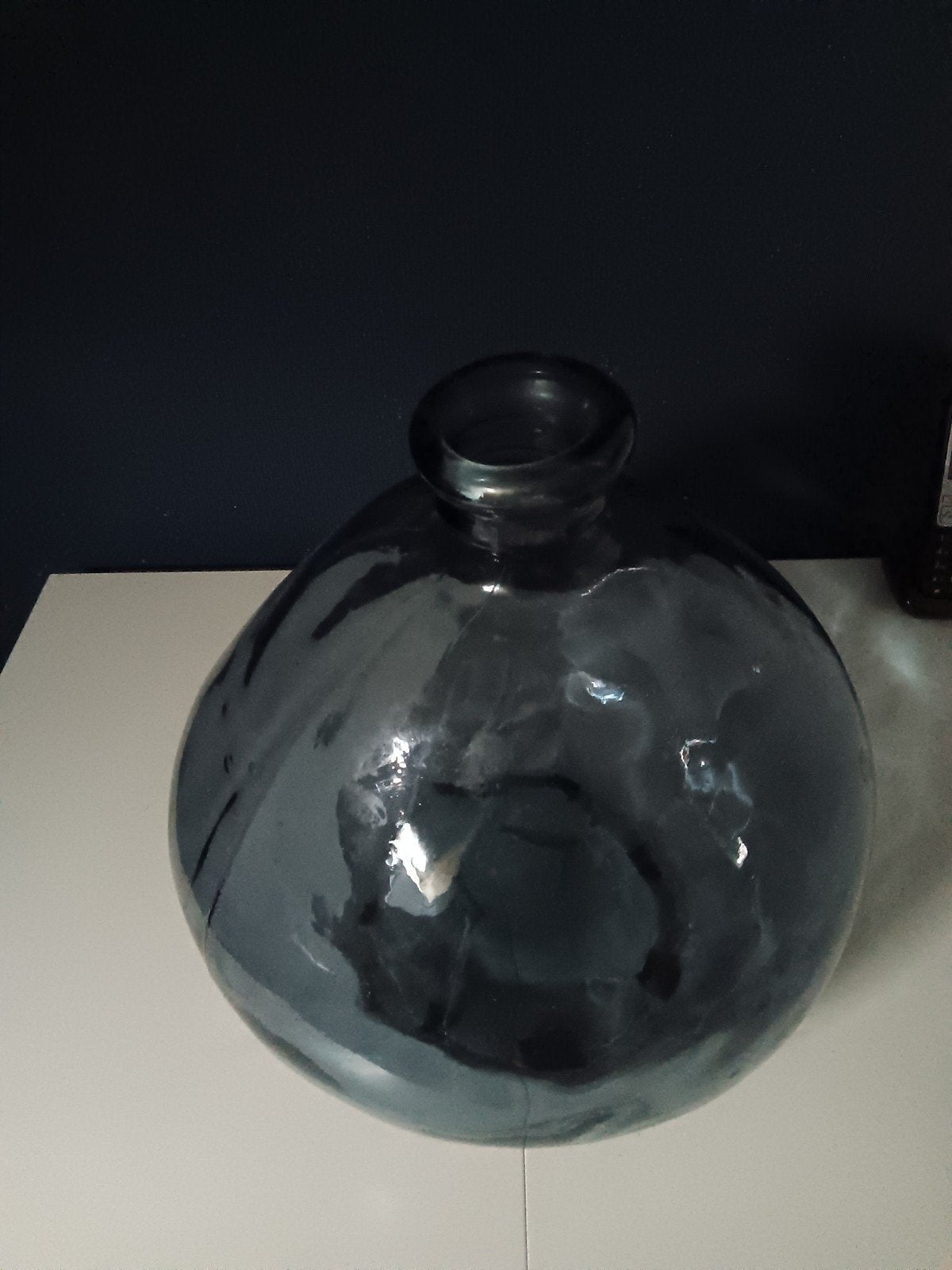 Grote petrol blauwe glazen bolvaas, Huis en Inrichting, Ophalen