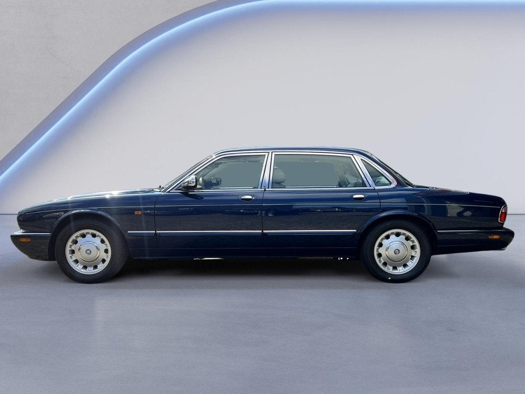Daimler 4.0 V8 /Topstaat Youngtimer/Beige Leder/Stoelverwarm, Auto's, Overige Auto's, Automaat, Achterwielaandrijving, Gebruikt