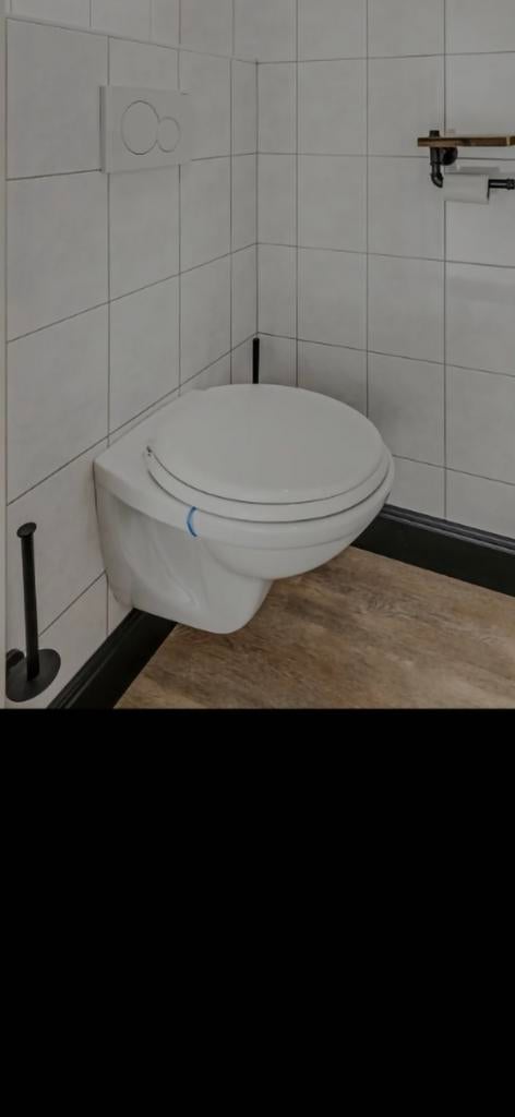 Moderne wandcloset, Ophalen of Verzenden, Zo goed als nieuw, Toilet