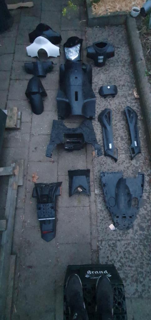 Kymco Agility 16 + kappen kap 16+ inch 2t 4t zijkappen, Gebruikt, Z, Ophalen of Verzenden, Kap