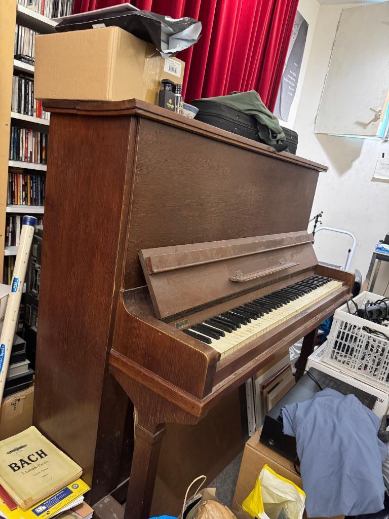 Grote oude upright piano, Ophalen, Gebruikt, Bruin, Piano