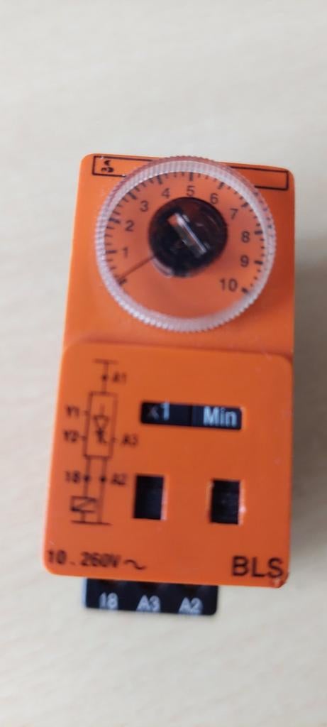 Instelbare tijd relais., Ophalen of Verzenden, Zo goed als nieuw