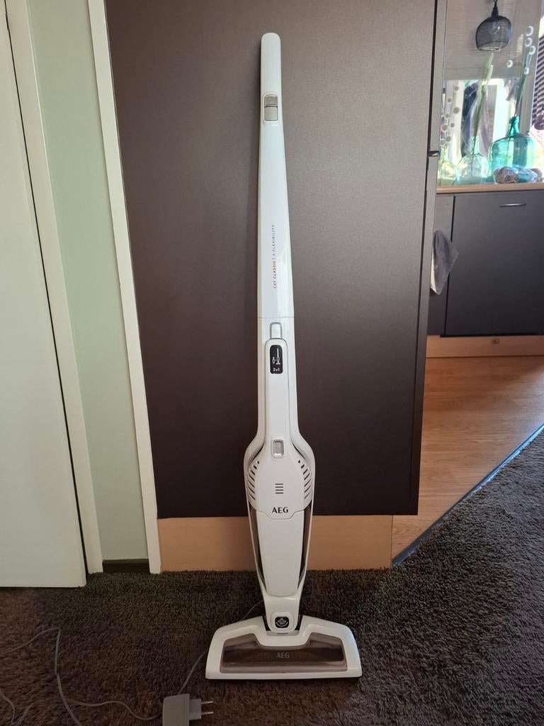 AEG Steelstofzuiger CX-7., Witgoed en Apparatuur, Stofzuigers, Ophalen, Gebruikt, Stofzuiger, Minder dan 1200 watt