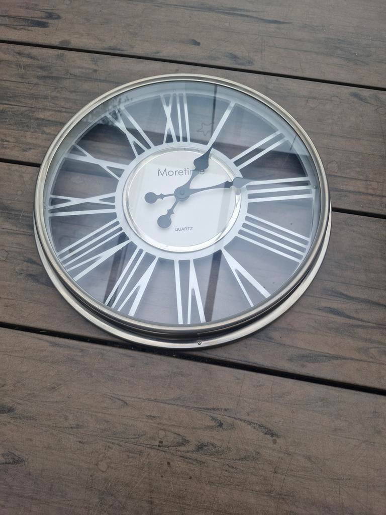 Mooie Wandklok - Moretime Quartz, Ophalen, Gebruikt, Analoog, Wandklok