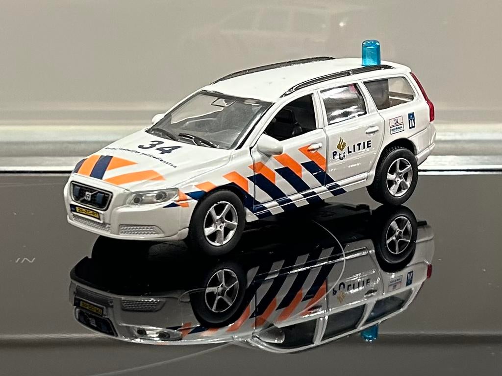 Volvo V70 Politie 1:32, Hobby en Vrije tijd, Ophalen of Verzenden, Zo goed als nieuw, Bus of Vrachtwagen
