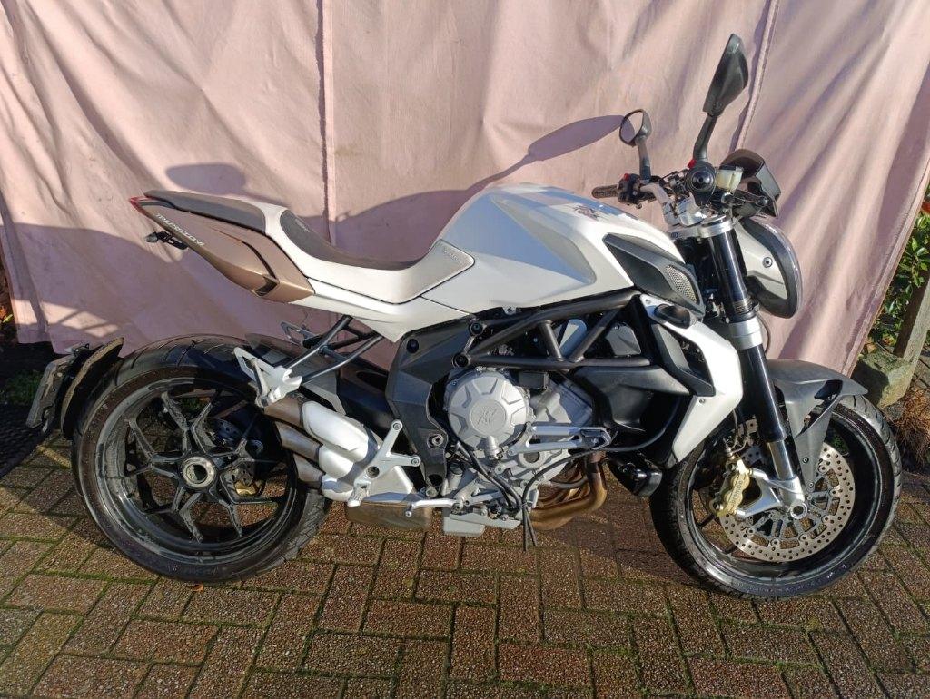 MV Agusta Brutale 675 CC (2012), Motoren, Motoren | MV Agusta, 675 cc, Motorrijbewijs A, 3 cilinders, Particulier
