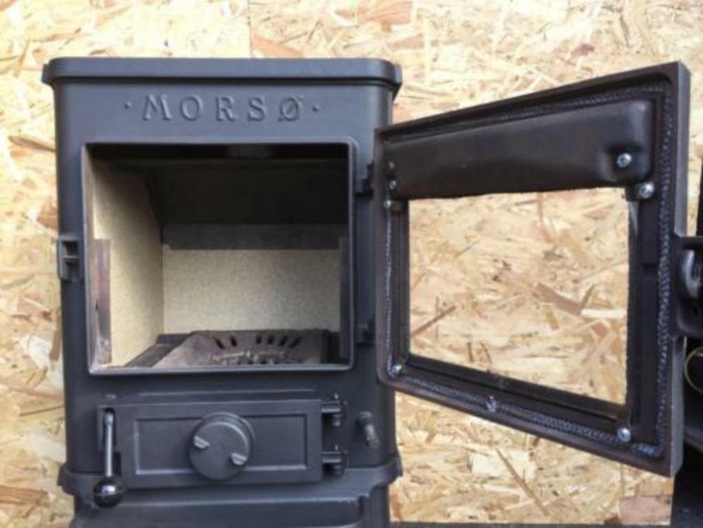 compleet gereviseerde MORSO 1410 houtkachel met eenkhoorn, Zo goed als nieuw, Hout, Vrijstaand