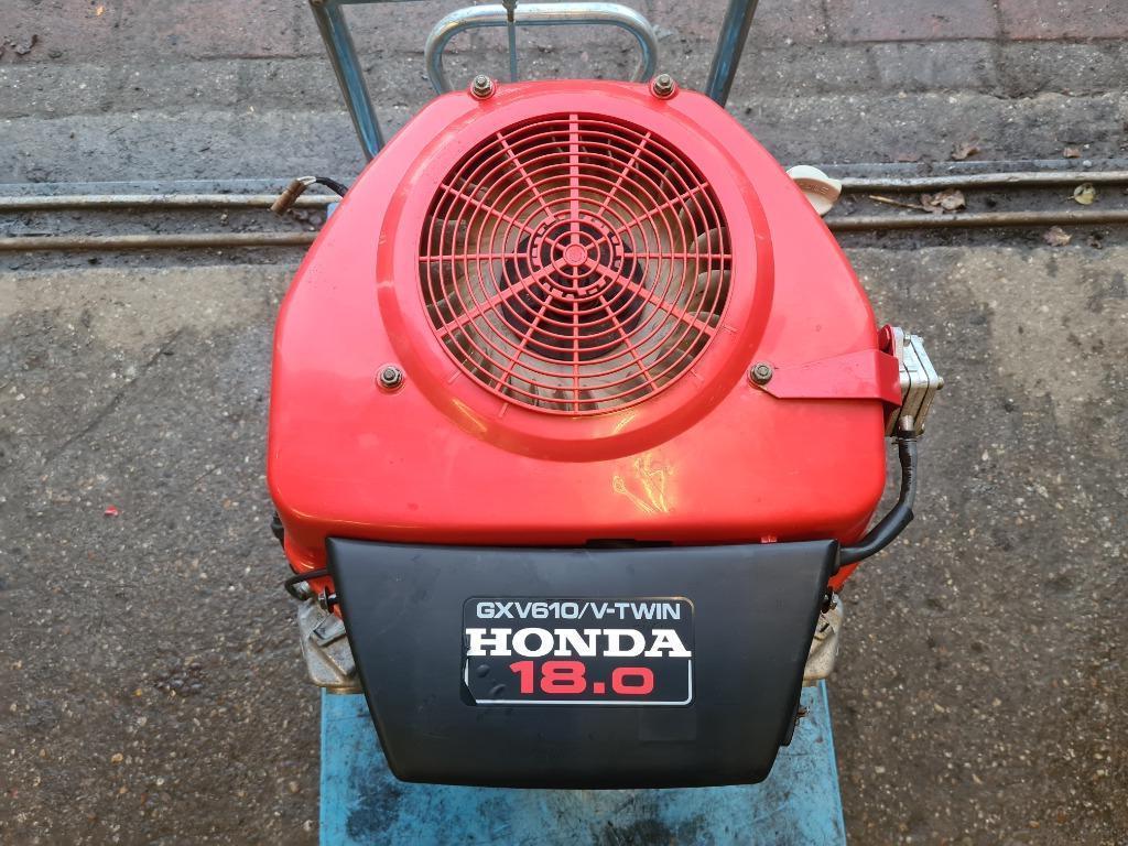 Honda GXV610 GXV 610 V-Twin zitmaaier motor., Ophalen, Gebruikt, Benzinemotor, 1800 rpm of meer