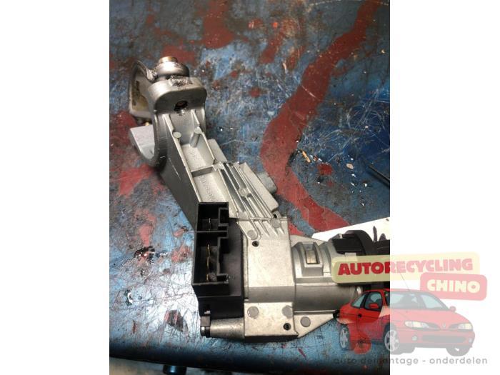 Kontaktslot + Sleutel van een Fiat Punto Grande, Auto-onderdelen, Overige Auto-onderdelen, Fiat, Gebruikt, 3 maanden garantie